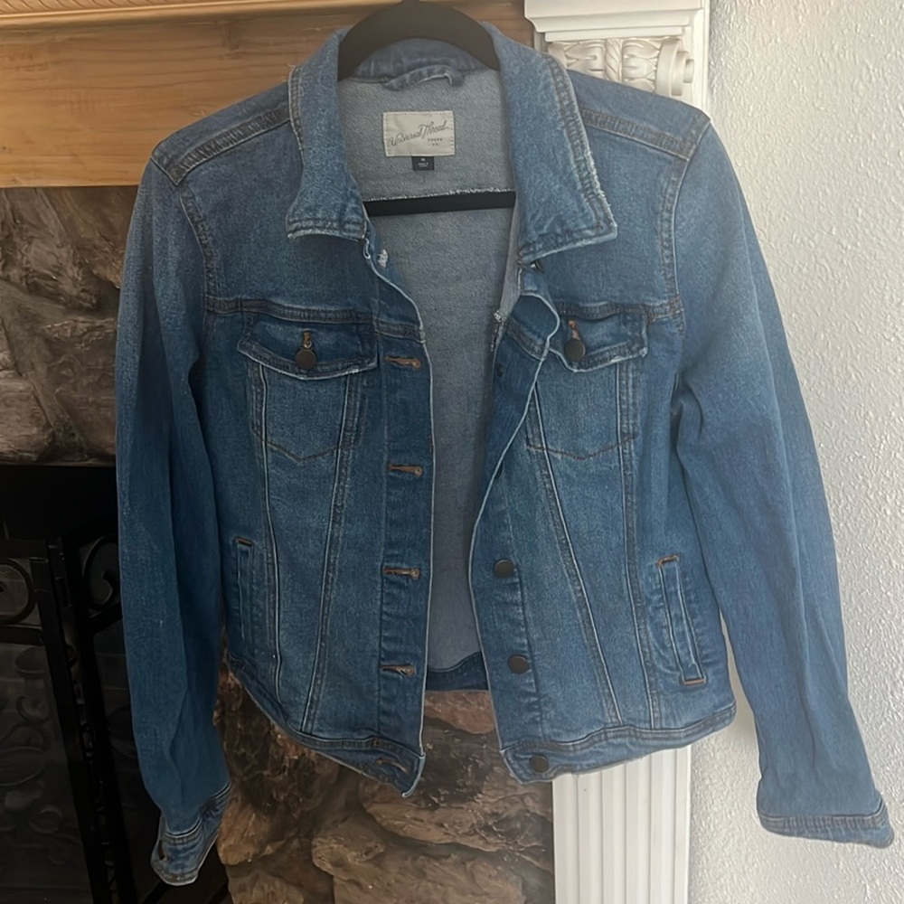 Universal thread Jean jacket size M